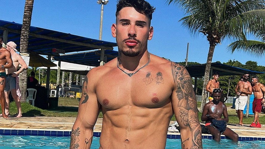 Ator pornô gay é internado involuntariamente para tratar dependência química