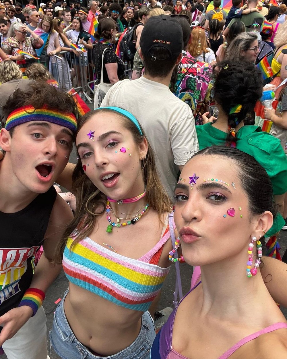 Noah Schnapp ator de Stranger Things vai à sua primeira parada gay