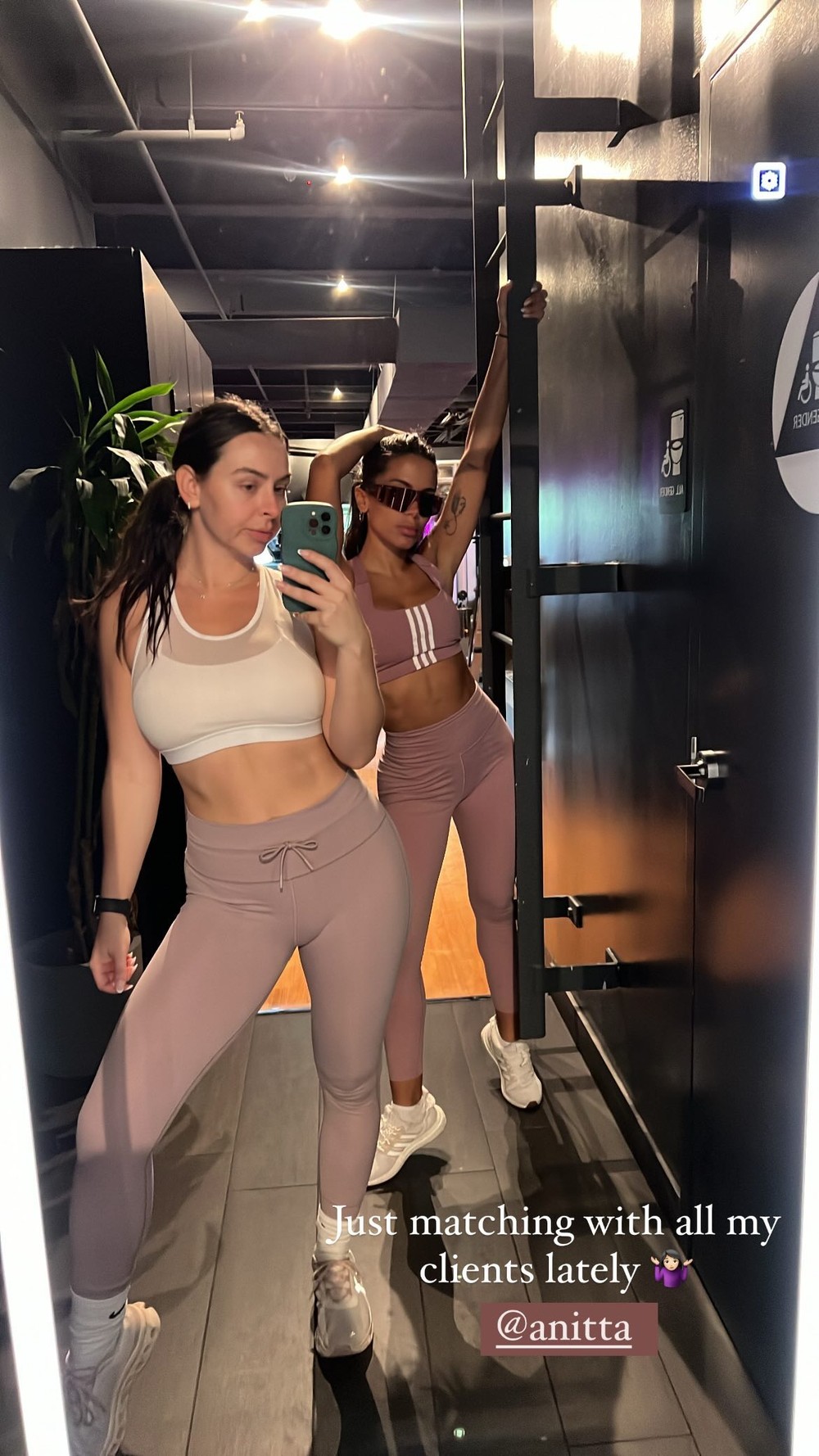 Look Nude Anitta Coloca Personal Norte Americana Para Dan Ar Ap S Treino V Deo