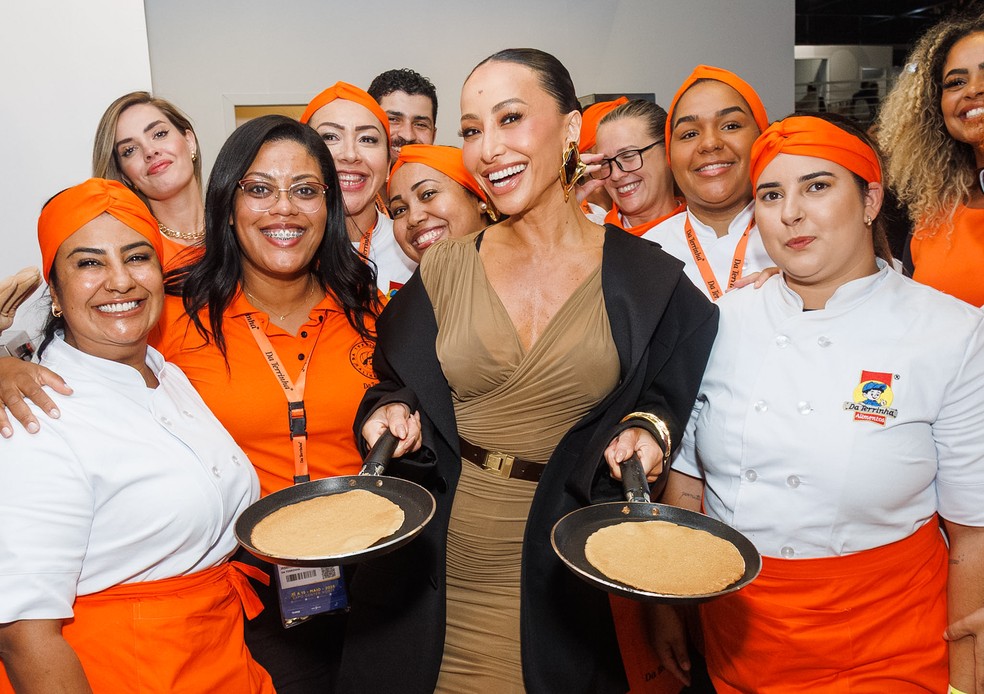 De Look Nude Transpar Ncia Sabrina Sato Ataca De Chef De Cozinha