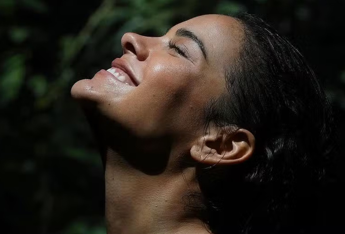 Bella Campos Aparece Topless E De Calcinha Nude Em Bastidores De Ensaio