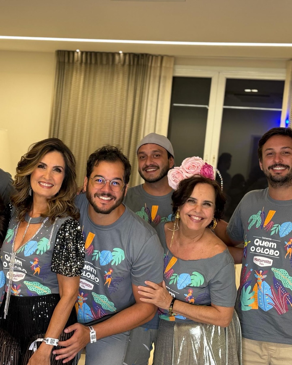 De Hot Pants E Transpar Ncia F Tima Bernardes Vai Sapuca Namorado Filha E Amigos