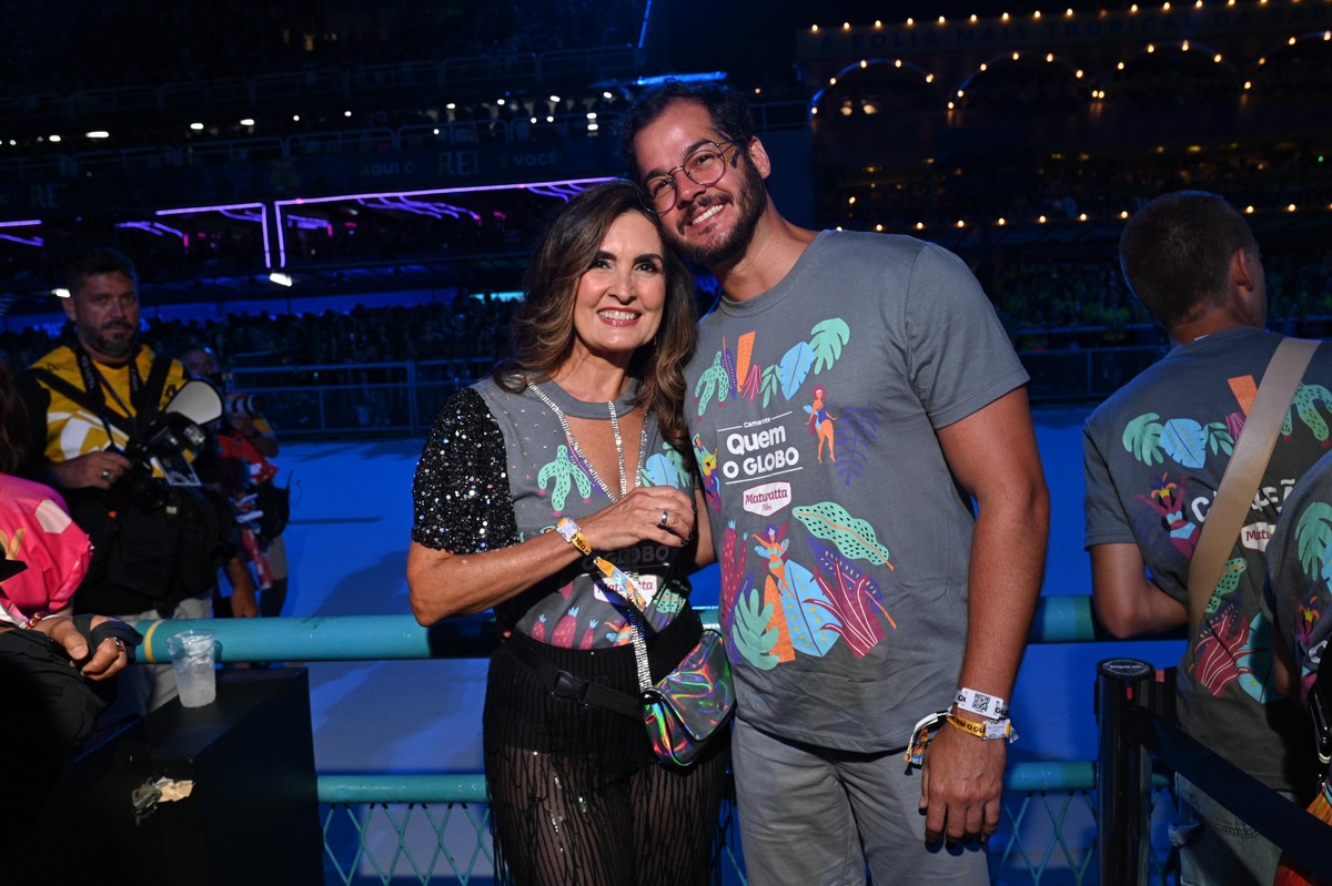 De Hot Pants E Transpar Ncia F Tima Bernardes Vai Sapuca Namorado Filha E Amigos
