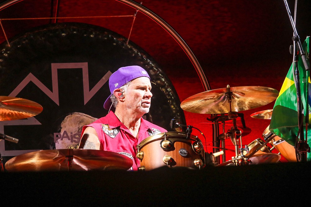 Red Hot Chili Peppers Mistura Nostalgia E Novidades Em Show De S O Paulo
