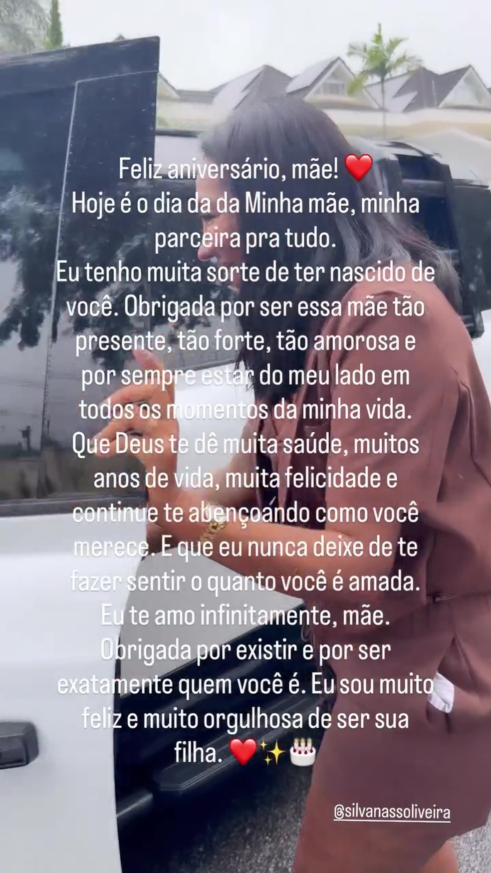 Silvana Oliveira ganha carrão de presente da filha, Ludmilla, e do marido, Renato Araújo — Foto: Reprodução/Instagram