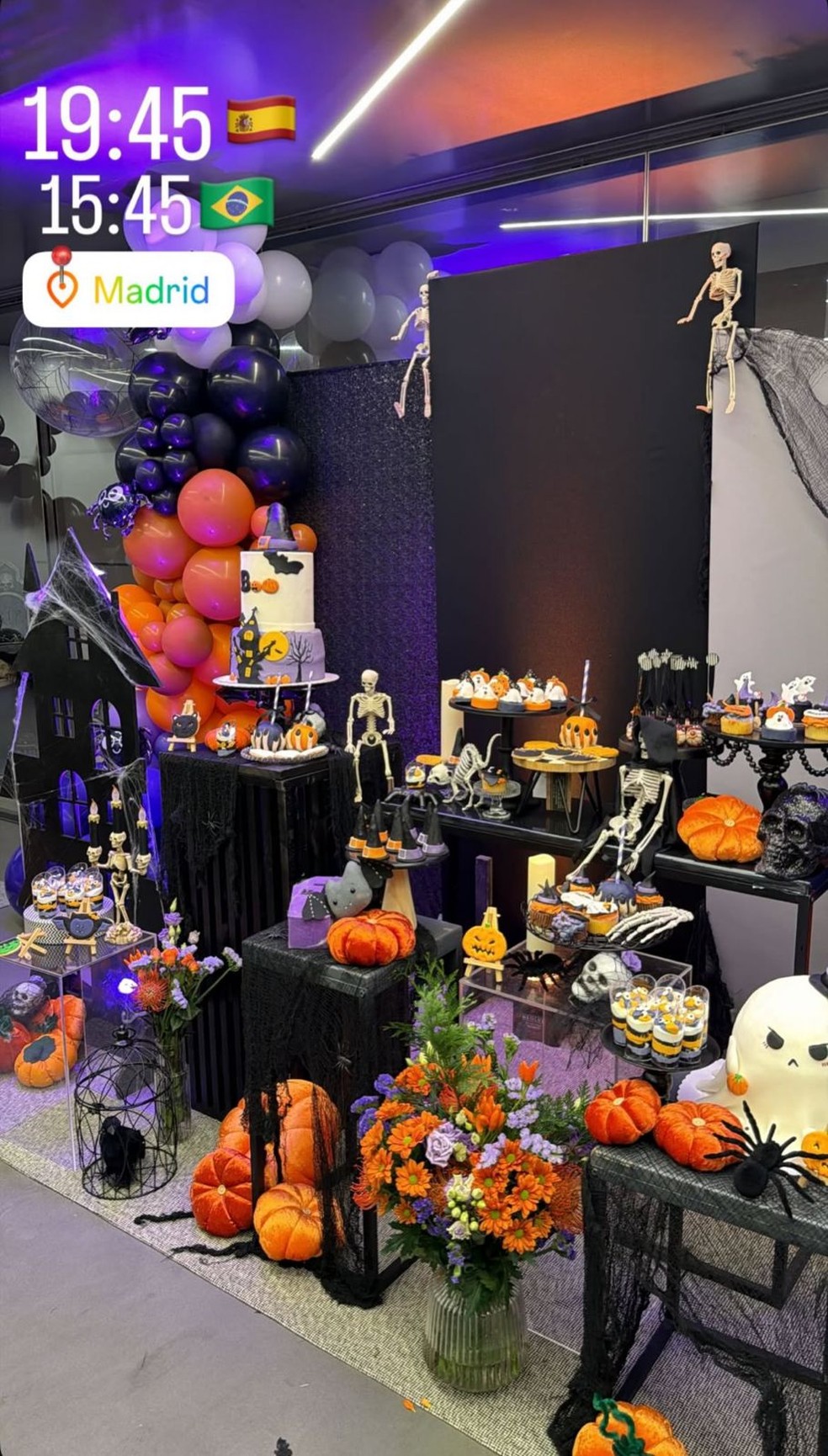 Virginia Fonseca e Vini Jr. dão festão de Halloween em Madri — Foto: Reprodução/ Instagram