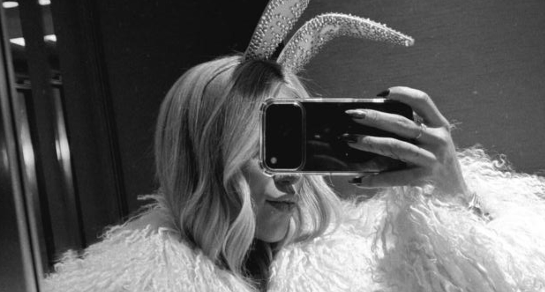 Virgínia Fonseca curte noite de pré-Halloween em Nova York com amigas