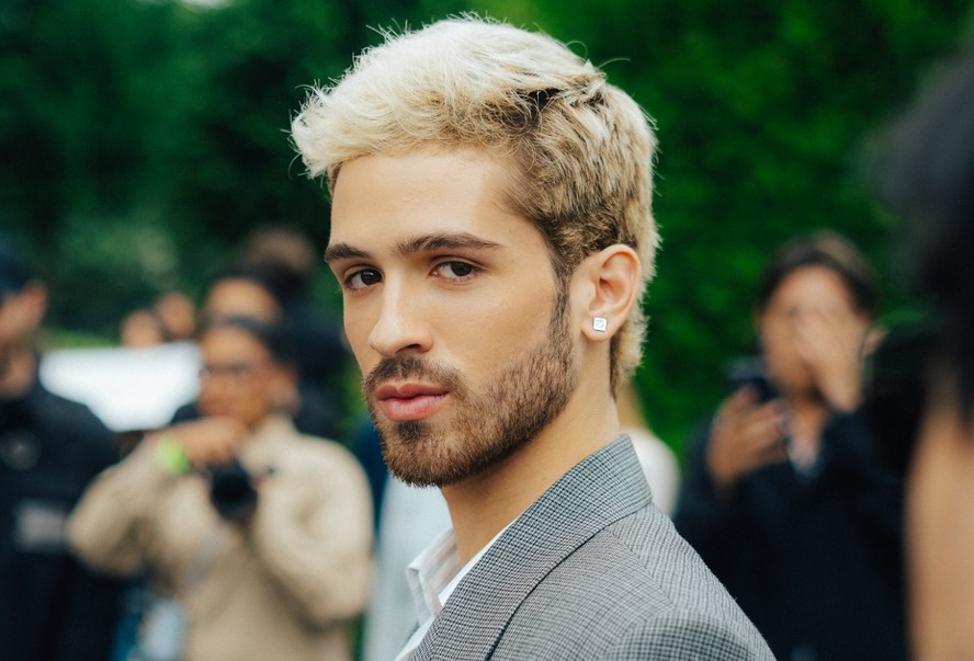 João Guilherme prestigia desfile da Dior, em Paris