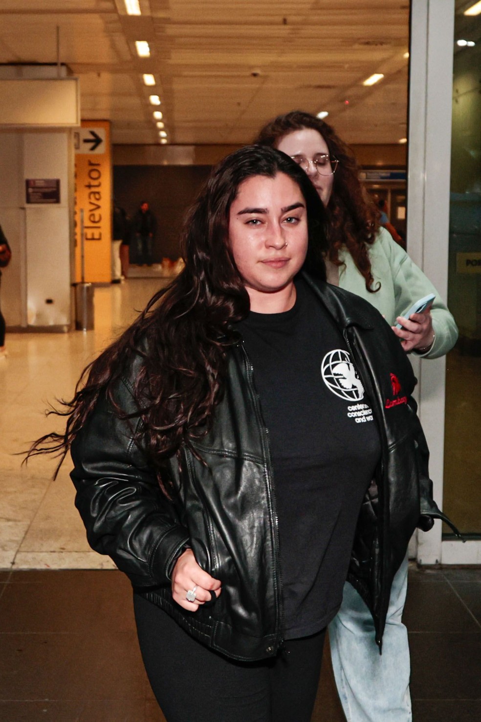 Lauren Jauregui desembarca no Brasil — Foto: Patrícia Devoraes/Brazil News