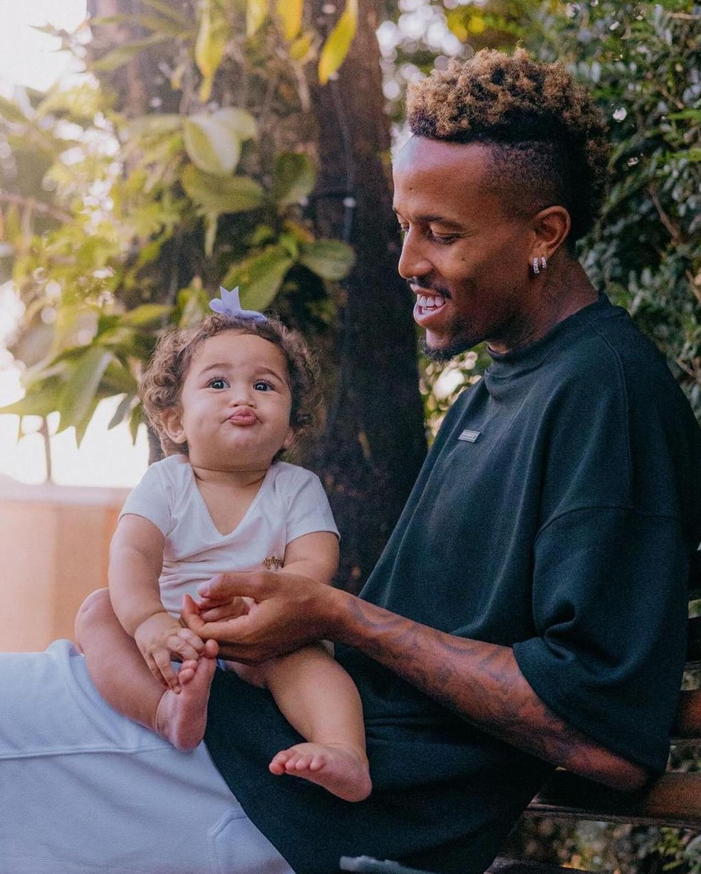 Éder Militão e Cecília — Foto: Reprodução/Instagram
