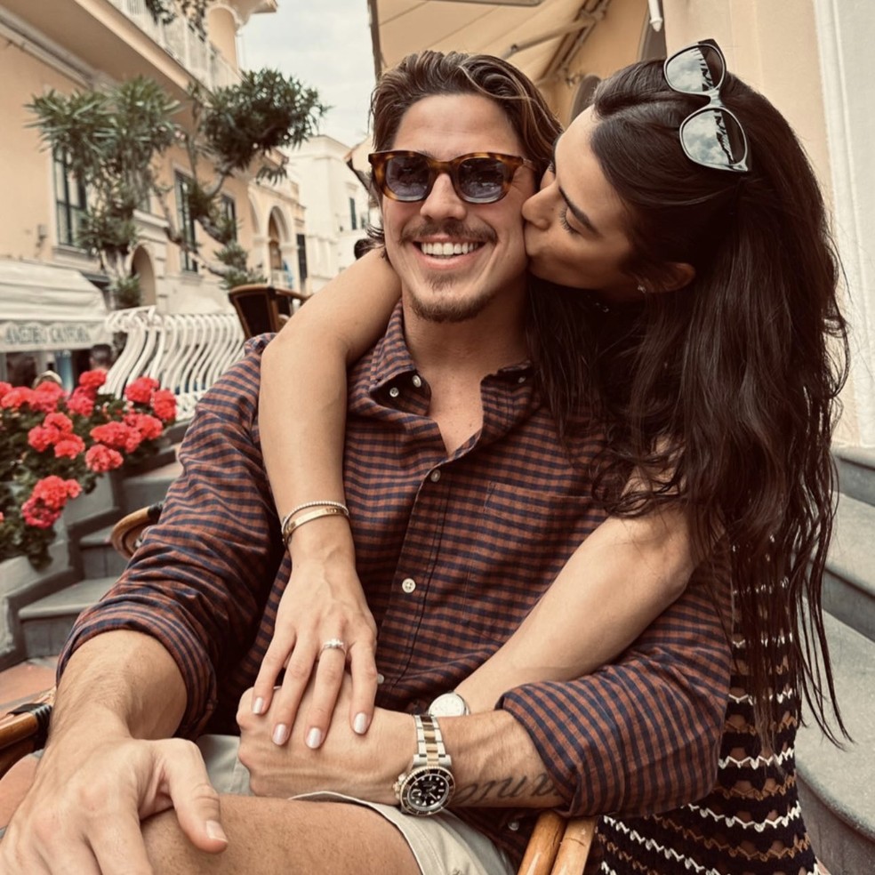 Mari Saad e Rômulo Arantes Neto antecipam o Dia dos Namorados na Itália — Foto: Reprodução/Instagram