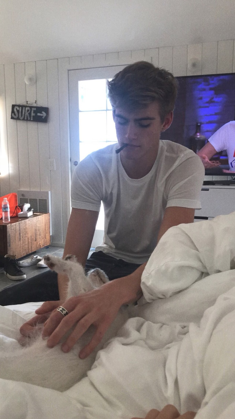 Charlotte D'Alessio homenageia o ex-namorado Presley Gerber (1999-2026), filho de Cindy Crawford e Rande Gerber — Foto: Reprodução/Instagram