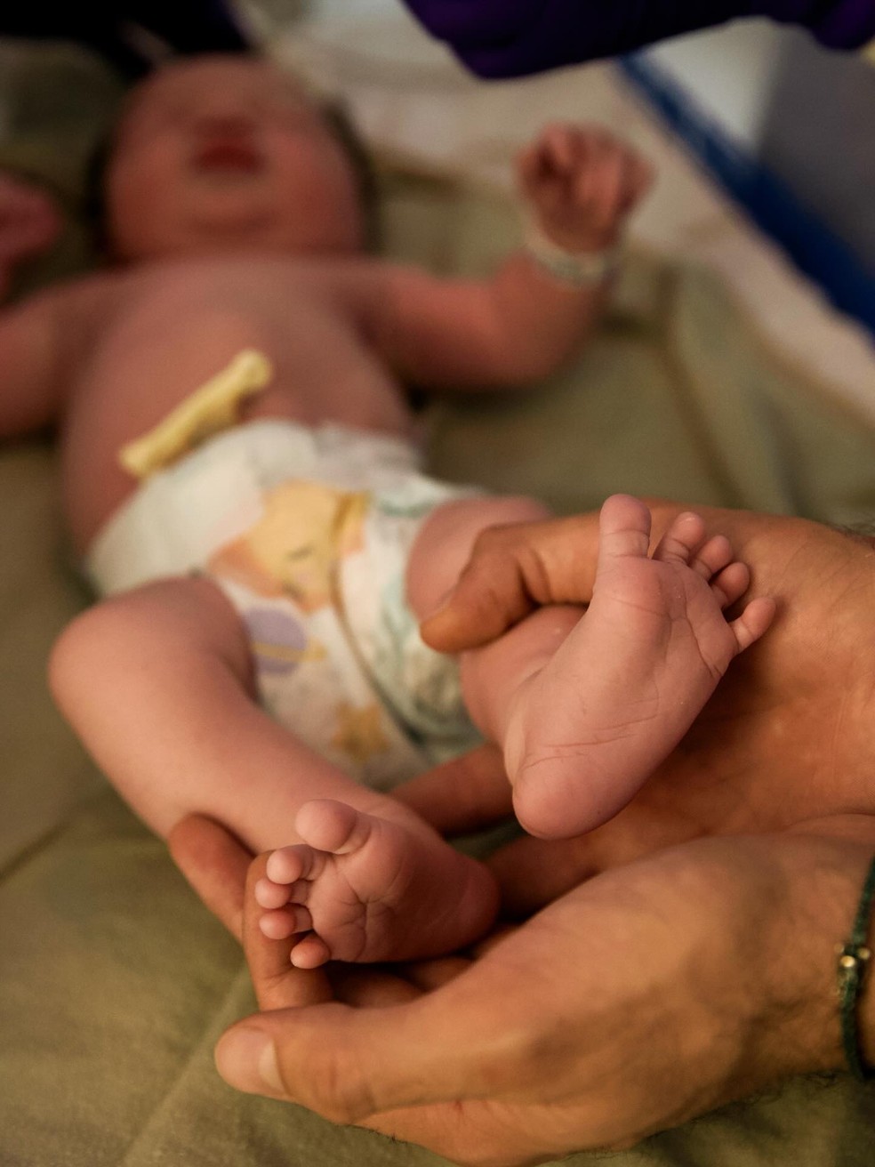 Nasce Zuza, filha de Rafa Kalimann e Nattan — Foto: @hannarocha