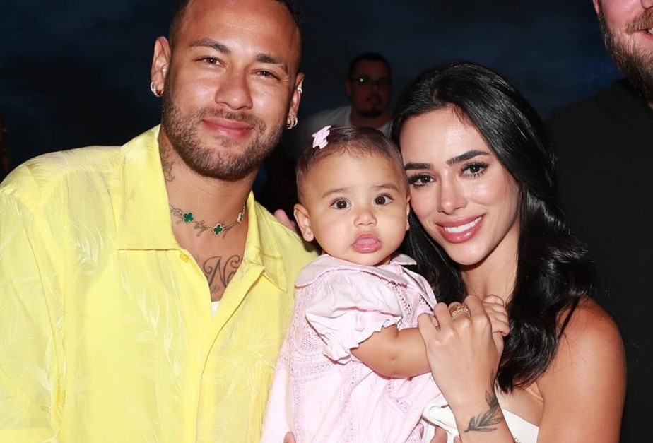 Bruna Biancardi mostra Mavie falando primeiras palavras, e Neymar cuidando  da menina