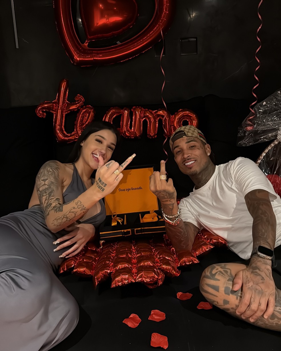 Bia Miranda e Gato Preto oficializam namoro após nascimento da filha e ...