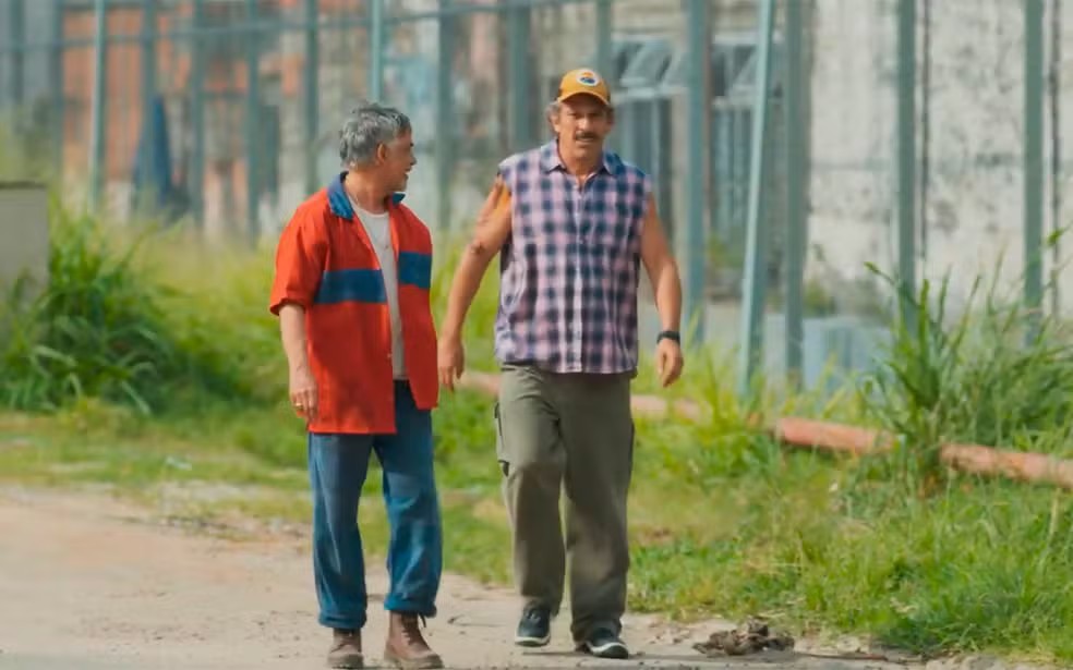 Zé e Juarez em 'Por Você' — Foto: TV Globo