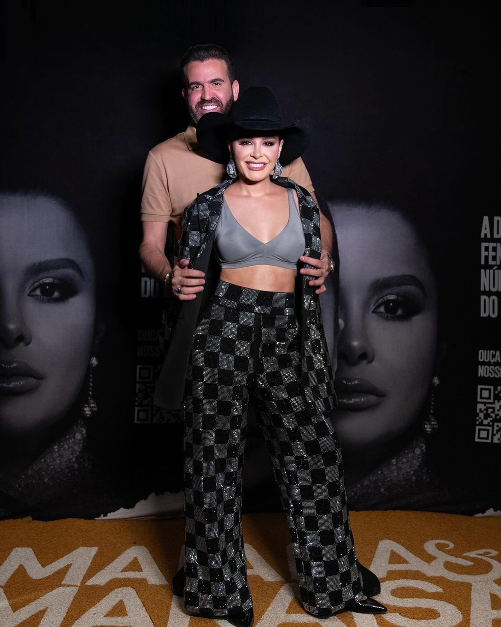 Maraisa posa com o noivo, Fernando — Foto: Reprodução/Instagram