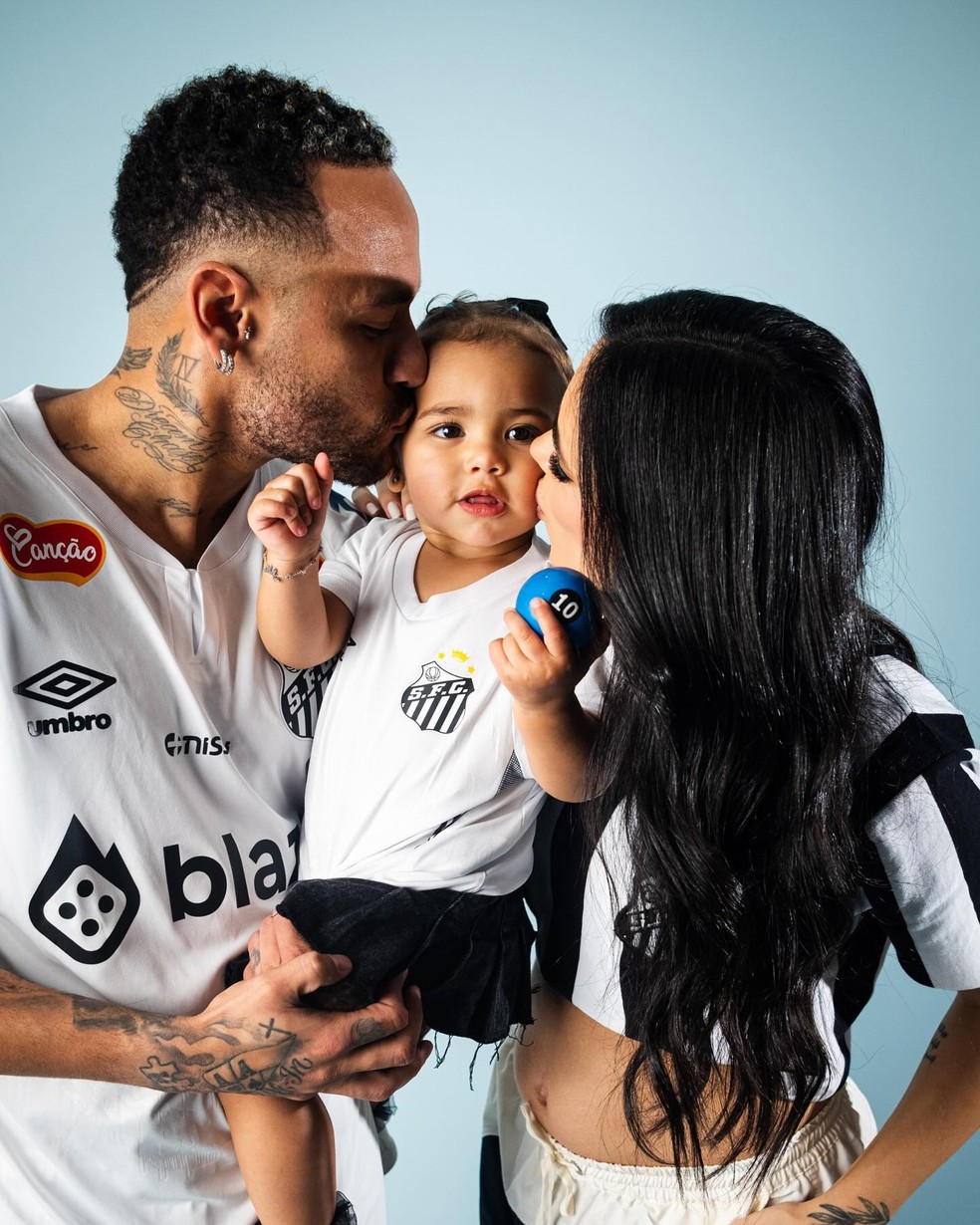 Bruna Biancardi, Neymar e Mavie — Foto: Guilherme Kastner