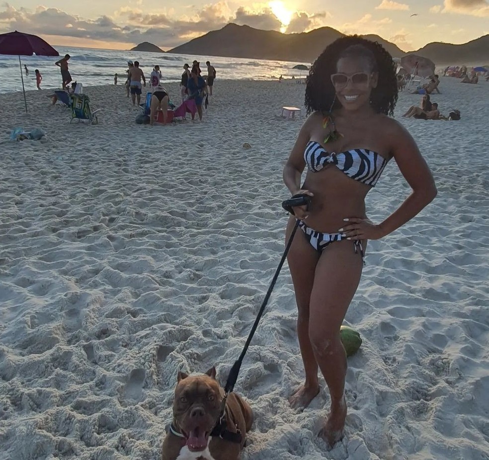 Ex-BBB Sol Vega na Praia do Recreio dos Bandeirantes, no Rio de Janeiro — Foto: Reprodução/Instagram