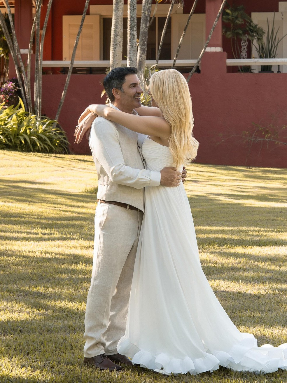 Edu Guedes e Ana Hickmann &mdash; Foto: @nilsonversattifotografia
