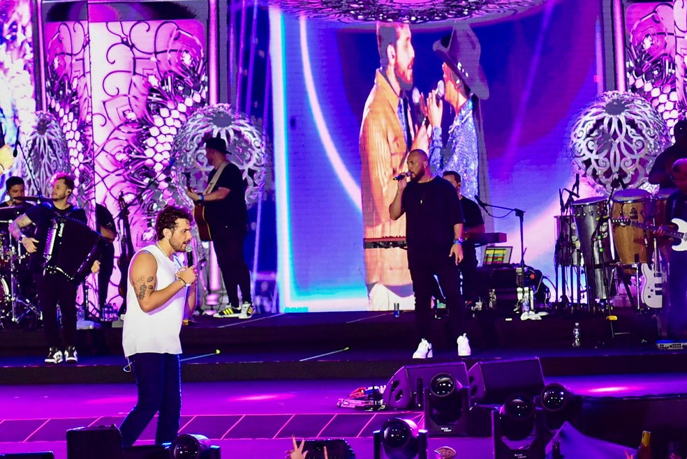 Gustavo Mioto faz show em navio de Ana Castela ap&oacute;s t&eacute;rmino &mdash; Foto: Brazil News