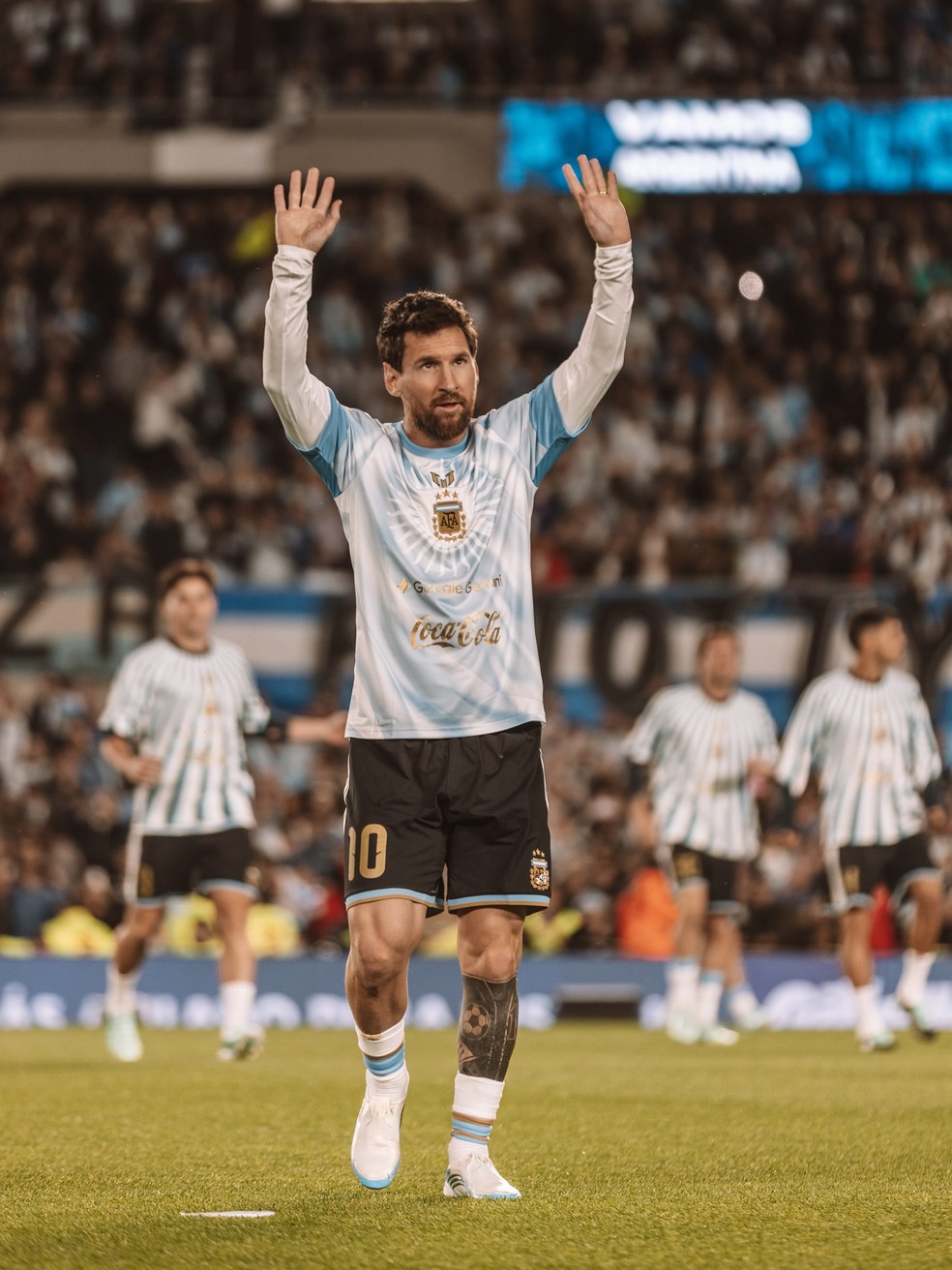 Mulher de Messi abre álbum de fotos da despedida da seleção — Foto: Reprodução/Instagram