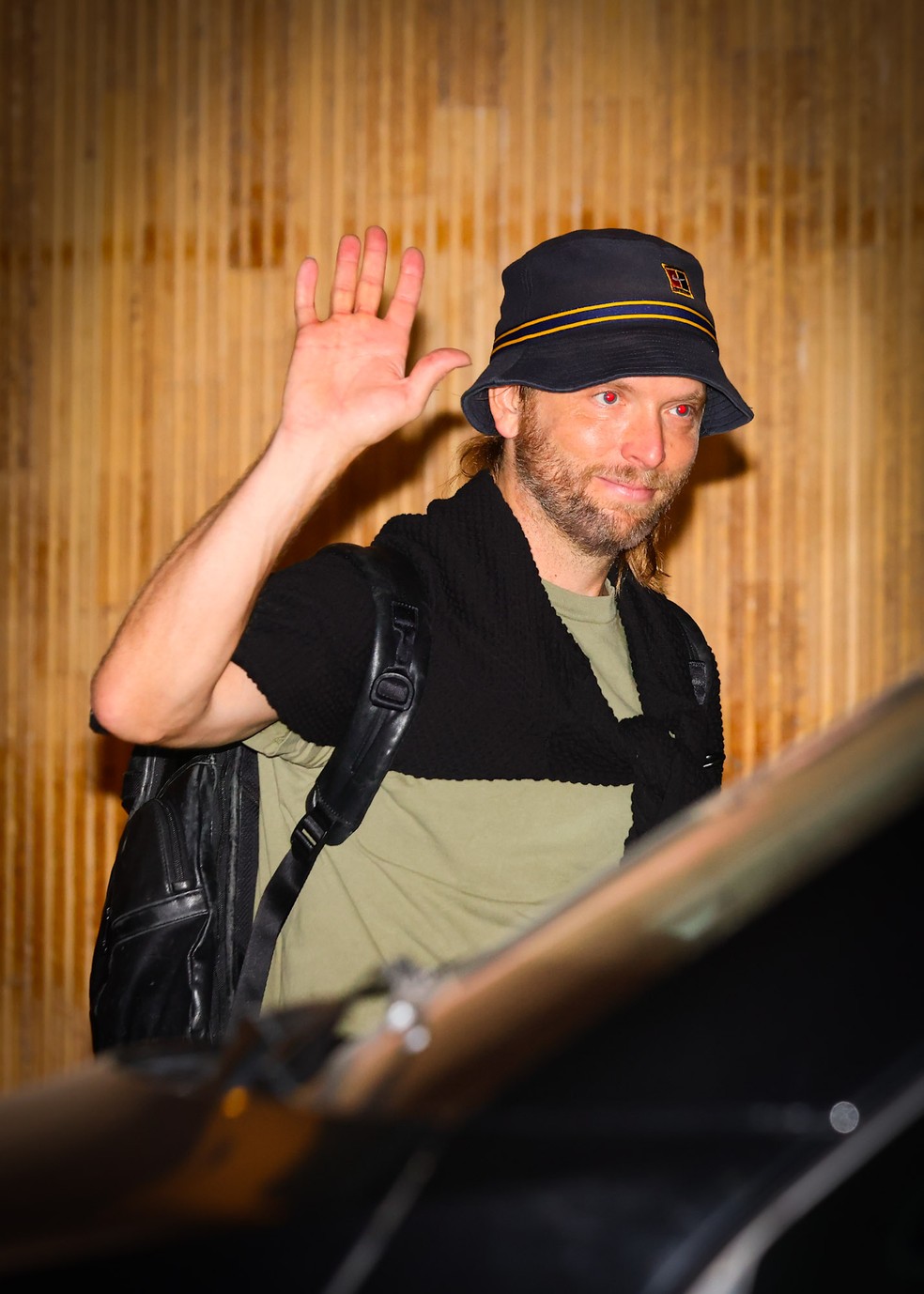 Integrantes do Maroon 5 deixam hotel em São Paulo — Foto: Brazil News