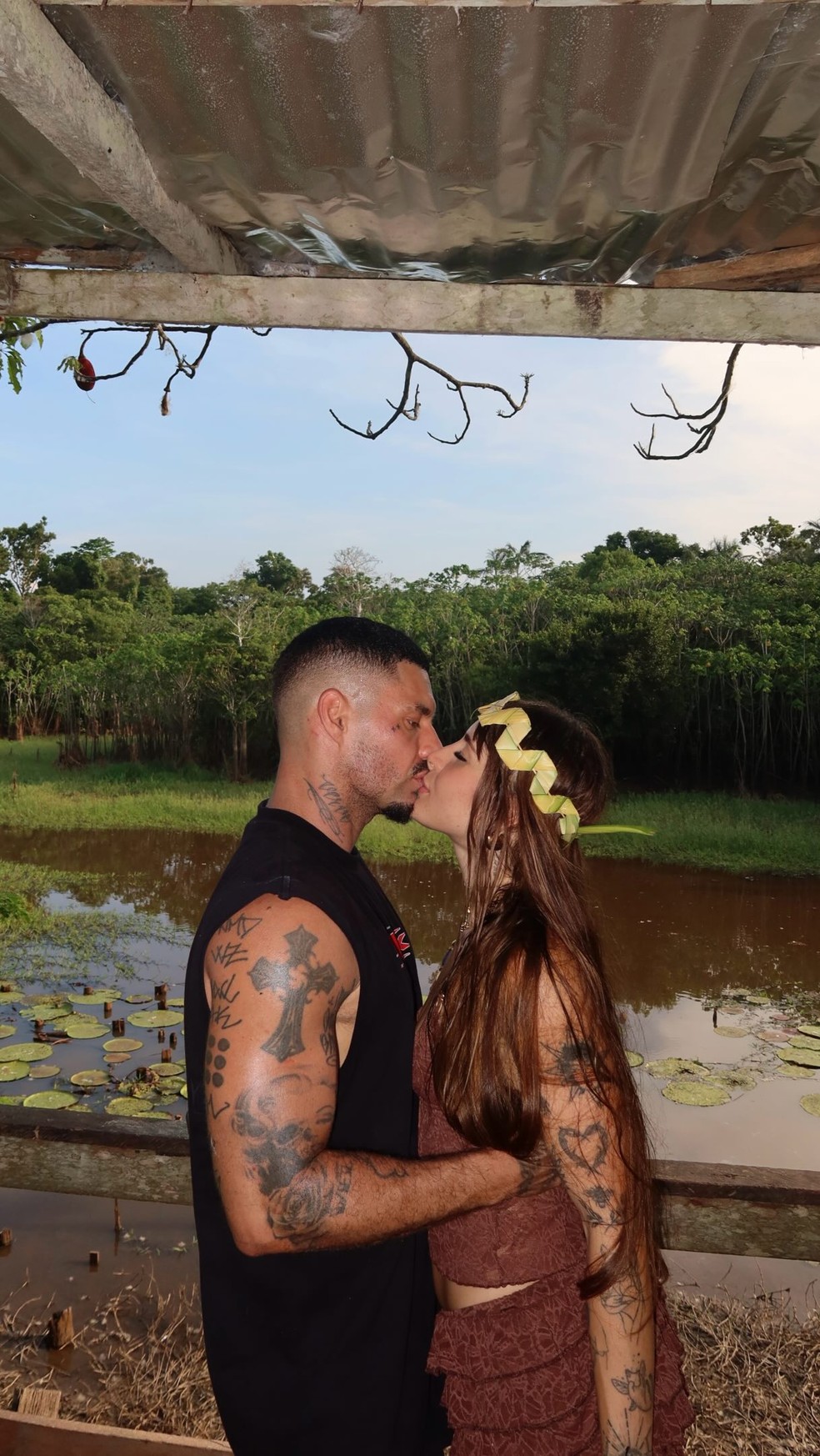 Filipe Ret faz tour pela Amazônia com a noiva: 'Gosto de ar condicionado'
