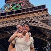 Nas Olimpíadas de Paris, ginastas brasileiros ficam noivos aos pés da Torre Eiffel
