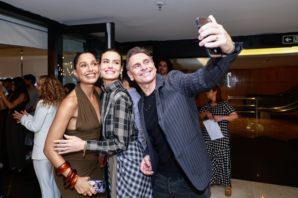 Camila Pitanga e Camila Queiroz se reúnem em lançamento de 'Beleza Fatal'