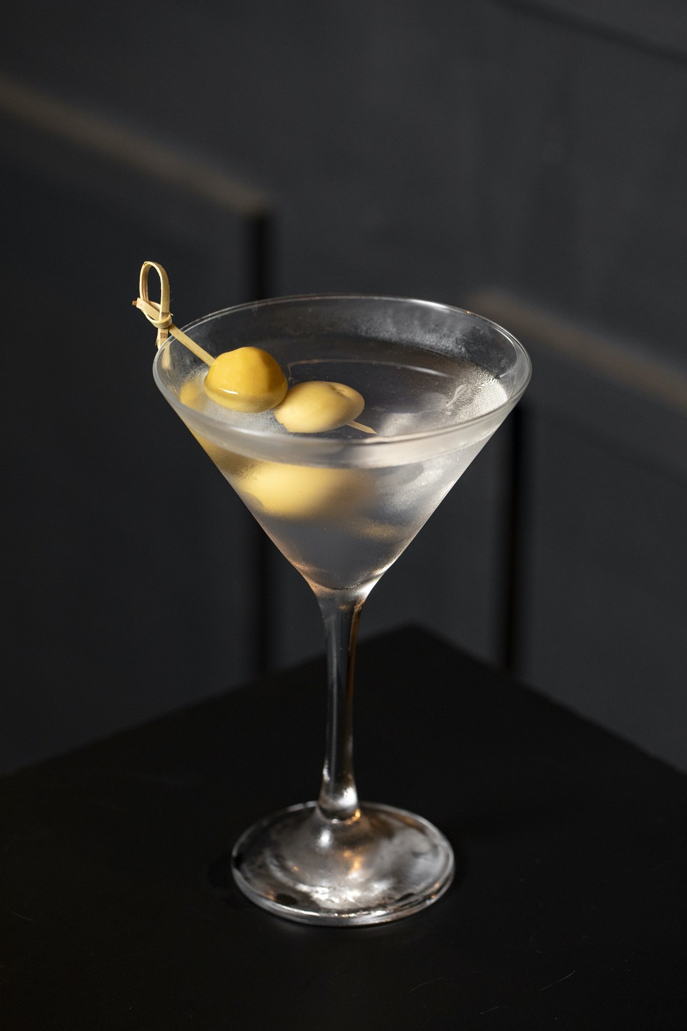 Dry Martini descubra a história do clássico e veja onde tomar os