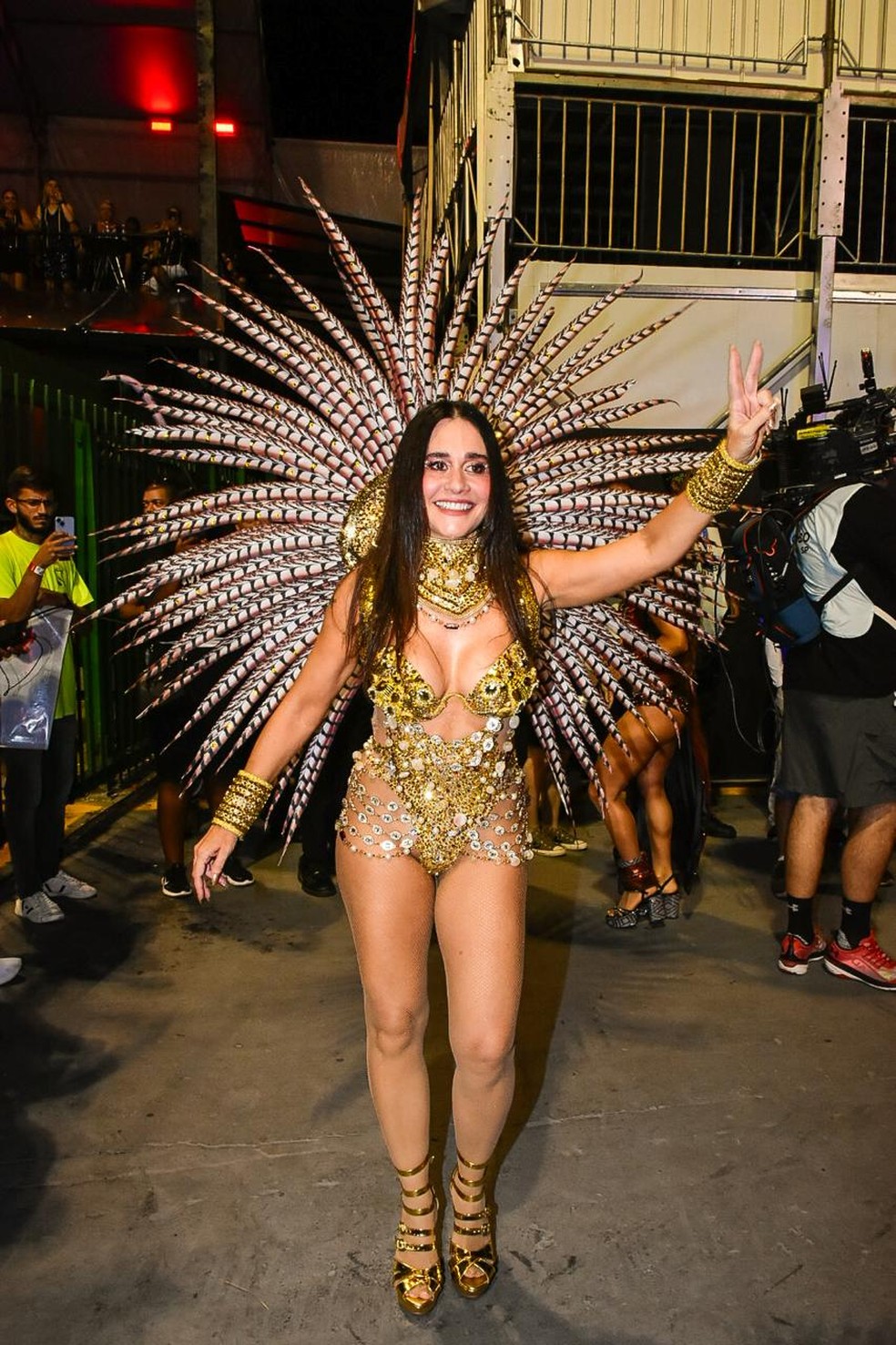 Alessandra Negrini no desfile da Gaviões da Fiel — Foto: Will Dias / Brazil News