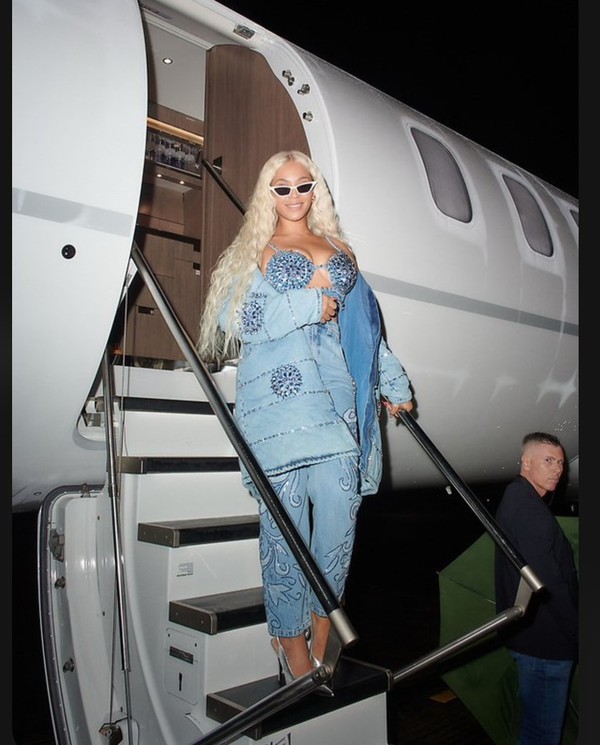 Beyoncé desembarca em Salvador com look de estilista brasileira ...
