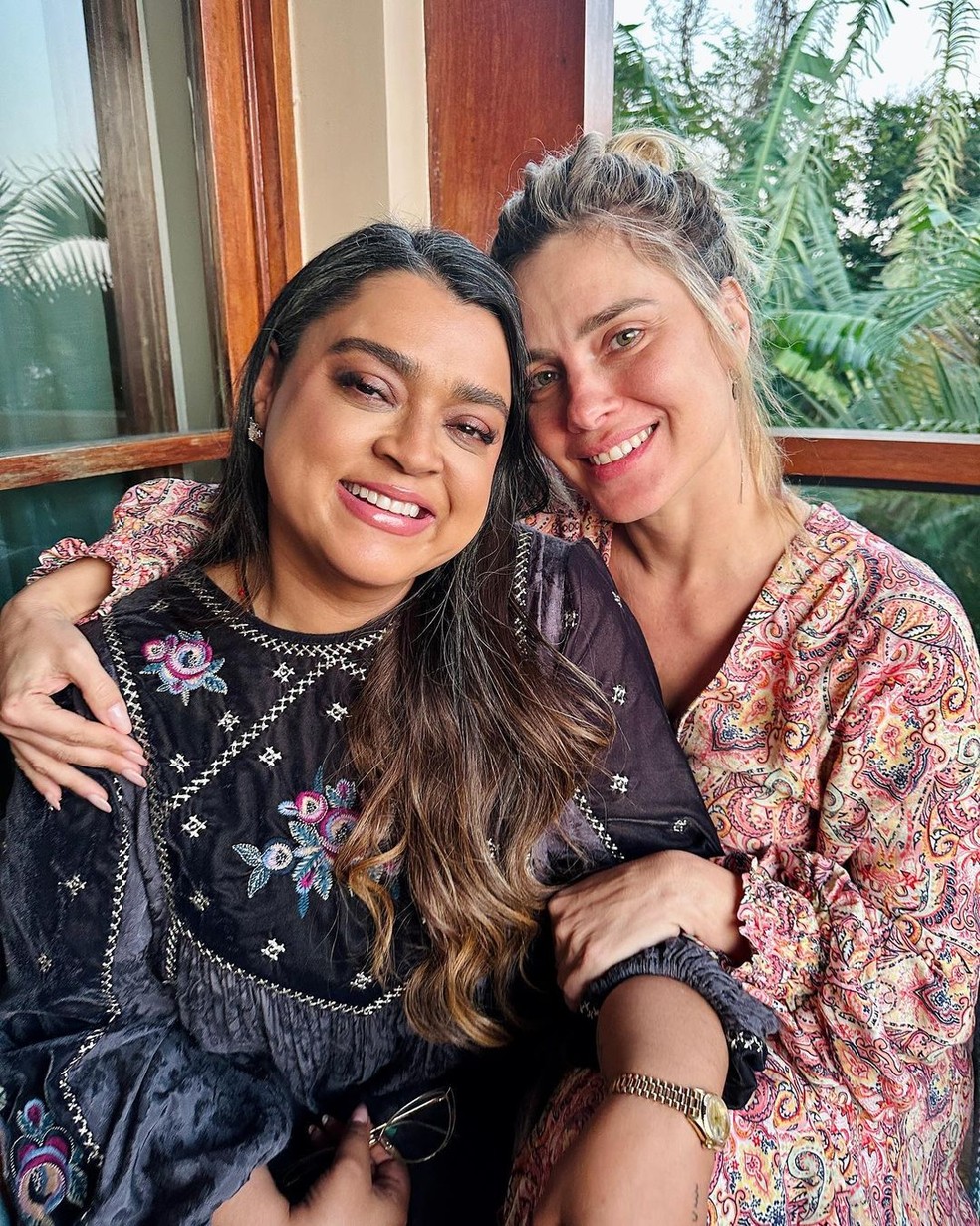 Carolina Dieckmmann se despede de Preta Gil, sua melhor amiga: 'Nosso amor é muito maior'