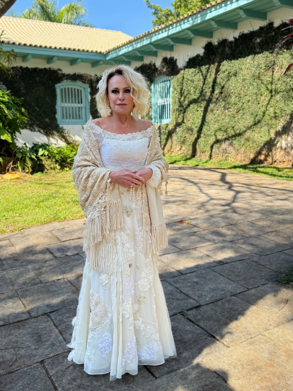 Ana Maria Braga renova votos durante festa junina na fazenda — Foto: Reprodução/Instagram