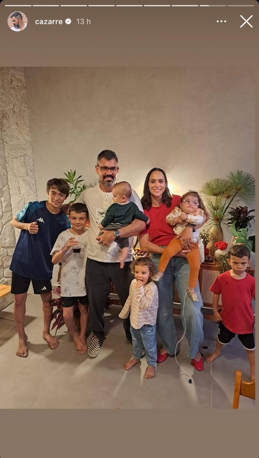 Juliano Cazarré e família — Foto: Reprodução/Instagram