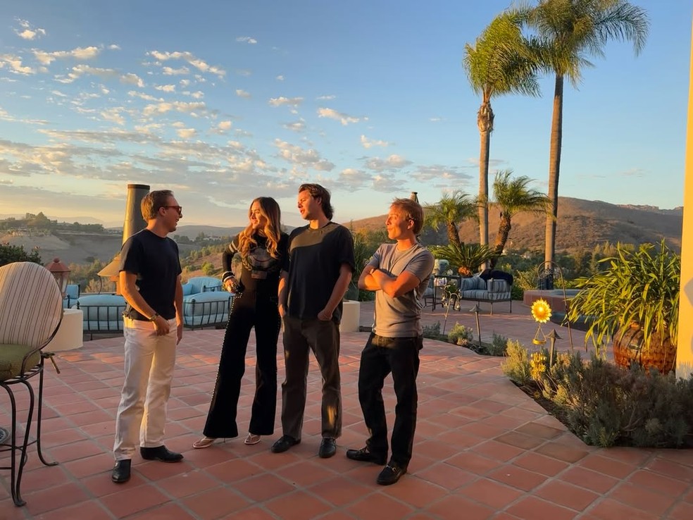 Heather Locklear comemora os 65 anos com família e o namorado, Lorenzo Lamas — Foto: Reprodução/Instagram