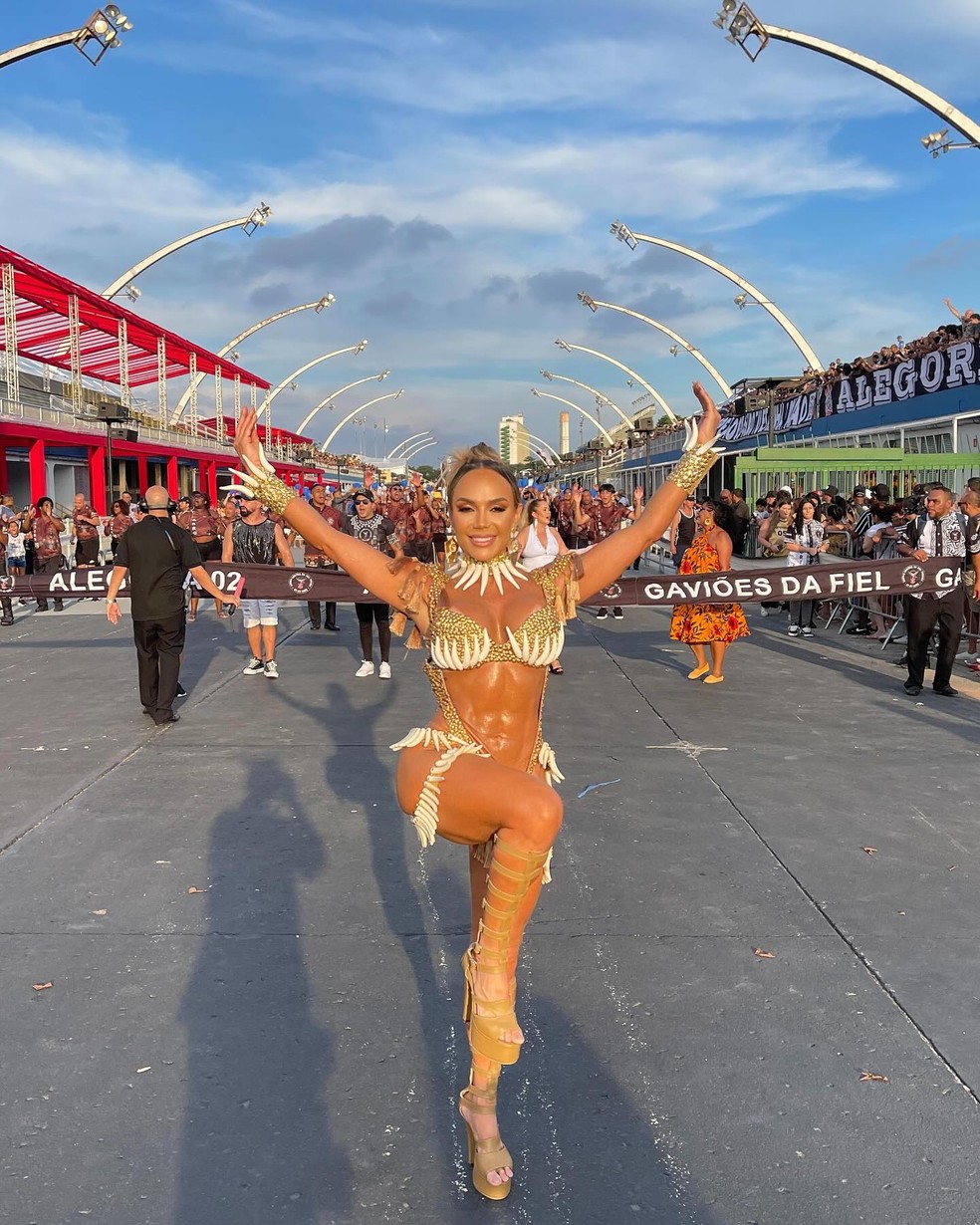 Francine Carvalho, Rainha da X-9 e Musa da Gaviões — Foto: Reprodução/Instagram