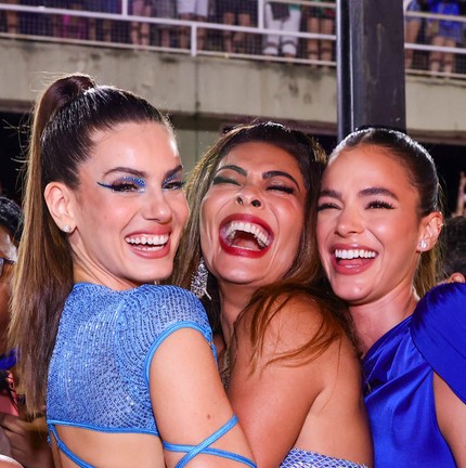 Juliana Paes, Bruna Marquezine e Camila Queiroz — Foto: Manu Scarpa/Brazil News