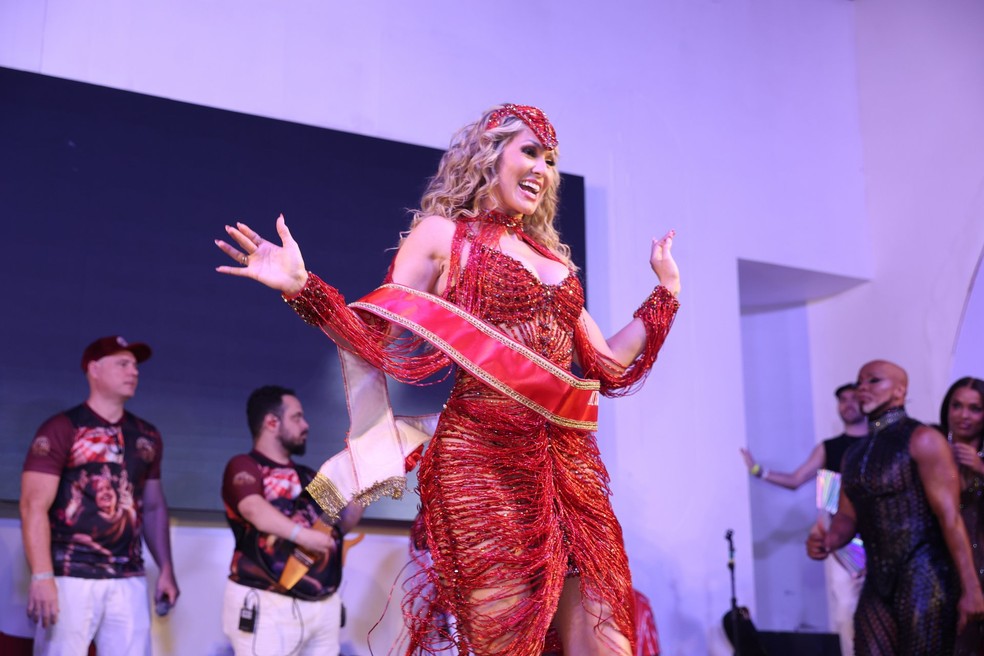 Lívia Andrade é apresentada como musa do Salgueiro em evento da escola — Foto: Daniel Pinheiro/BrazilNews