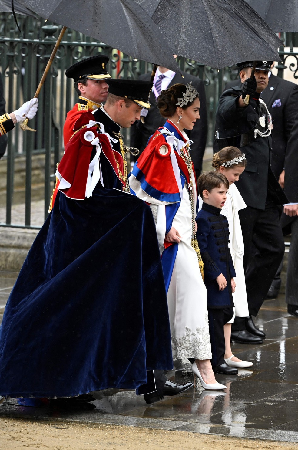 Príncipe WIlliam e Kate Middleton com os dois filhos mais novos, Charlotte e Louis — Foto: Getty Images
