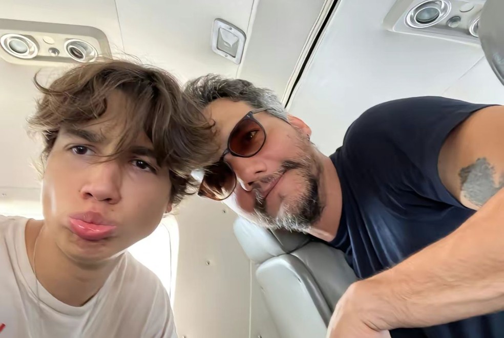 Wagner Moura e seu filho, Bem Moura — Foto: Reprodução/X