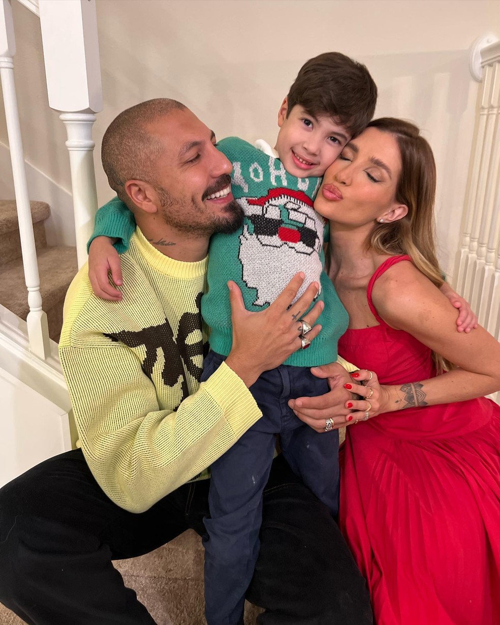 Aline Gotschag e Fernando Medeiros com o filho, Lucca — Foto: Reprodução/Instagram