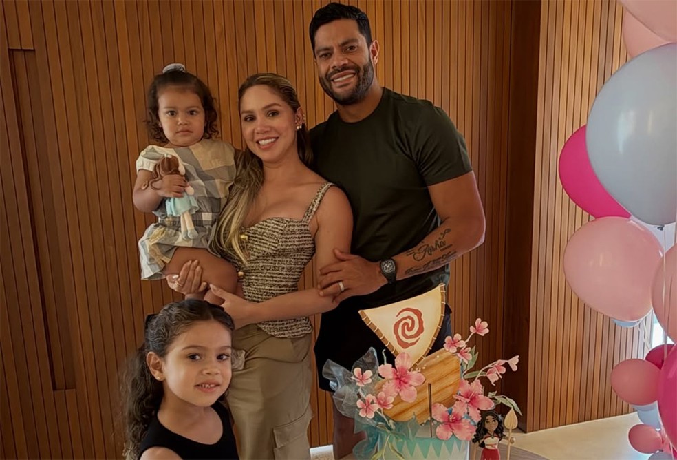 Hulk e Camila Ângelo comemoram os 2 anos da caçula, Aisha — Foto: Reprodução/Instagram