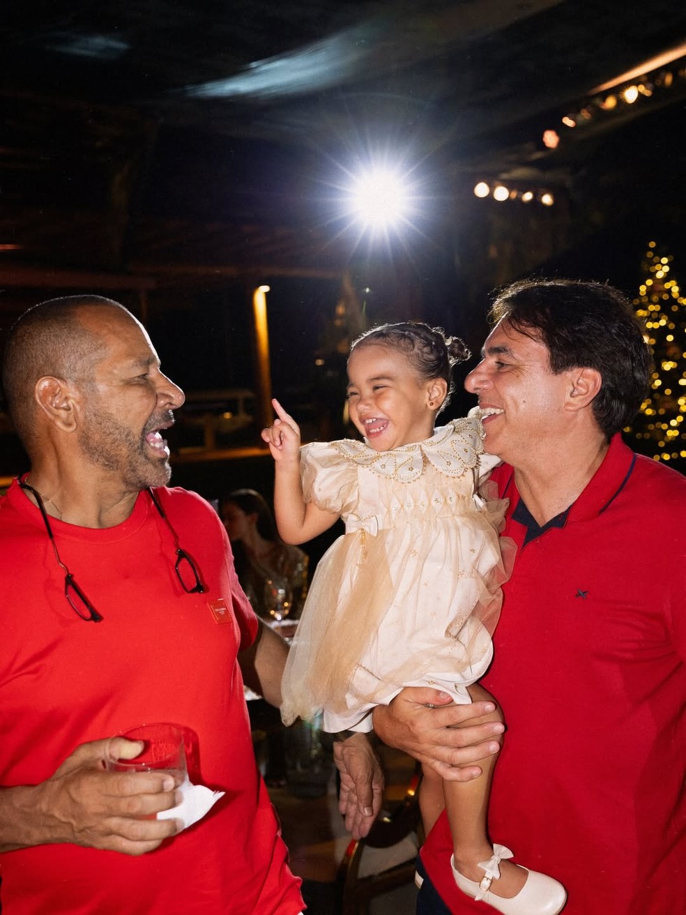 Mavie com os avôs — Foto: Reprodução/Instagram