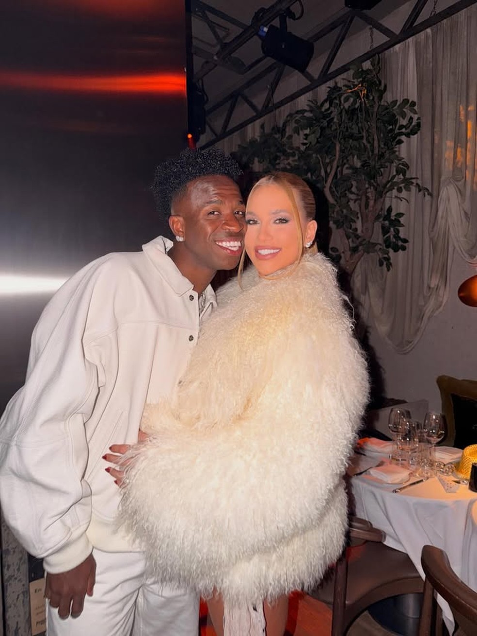 Vini Jr celebra virada do ano com Virginia Fonseca — Foto: Reprodução/Instagram