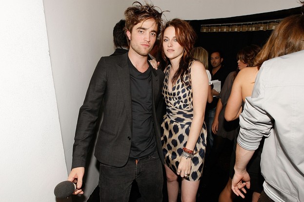 Robert Pattinson e Kristen Stewart na première de Crepúsculo, em 2008