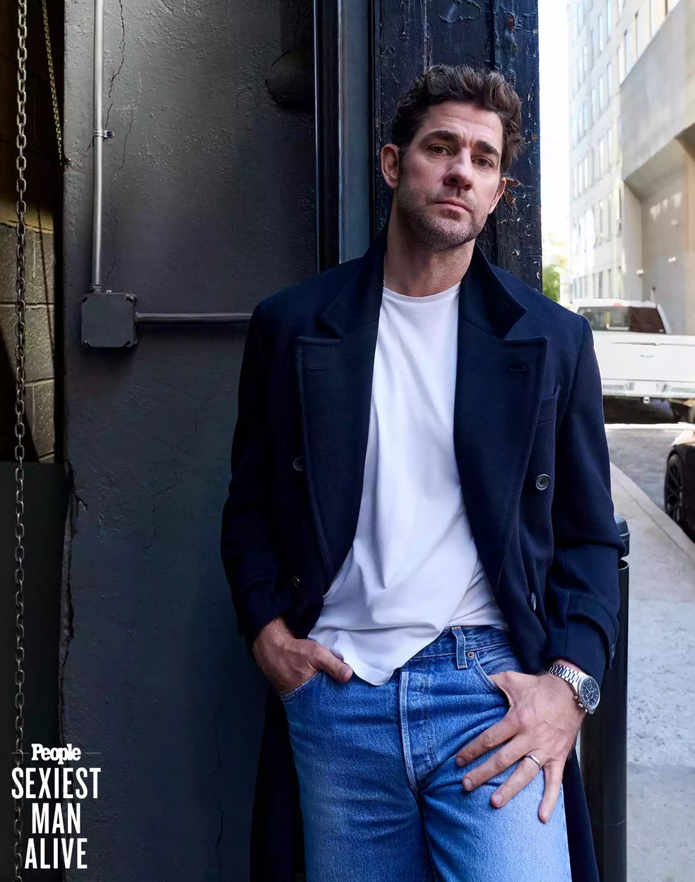 John Krasinski é eleito o homem mais sexy do mundo pela revista 'People' — Foto: Julian Ungano/People