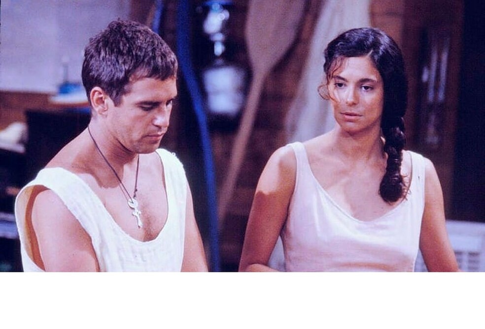 Marcos Frota e Giovanna Gold interpretaram Tonho da Lua e Alzira Magrela na novela Mulheres de Areia (Globo, 1993) — Foto: TV Globo
