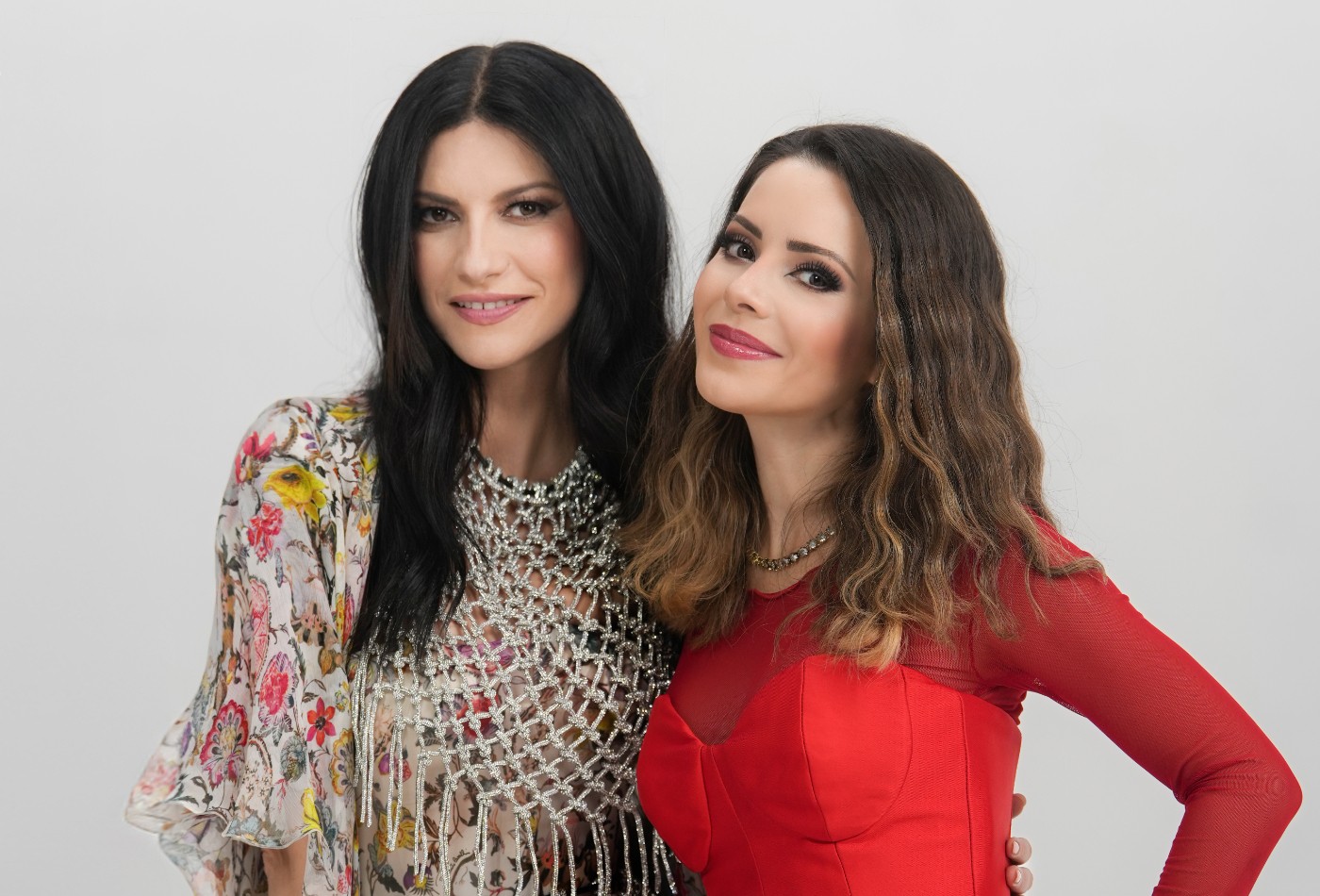 Laura Pausini lança música com Sandy e se declara à cantora: 